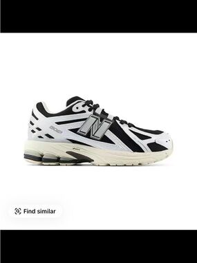 New Balance Black & White Running Sneaker